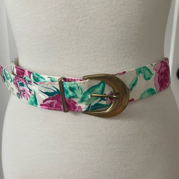 Vintage Floral Dress - Picture 13 of 15